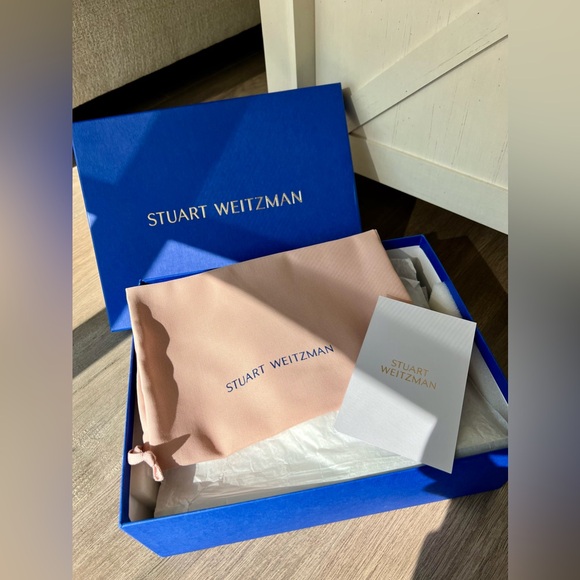 STUART WEITZMAN High-shine Sandal, Size 7.5 - Picture 3 of 10